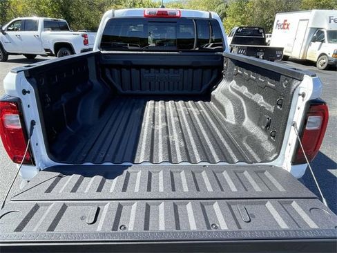 New 2026 GMC Canyon Elevation w/ Convenience Package image 7