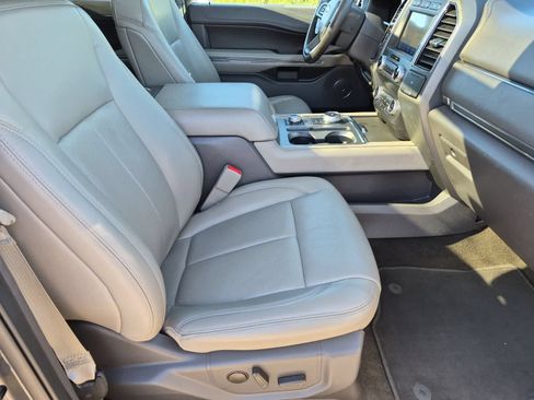 Used 2020 Ford Expedition Max XLT w/ Equipment Group 202A AWD/4WD image 23