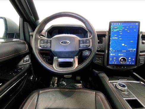 Used 2023 Ford Expedition Limited RWD image 4