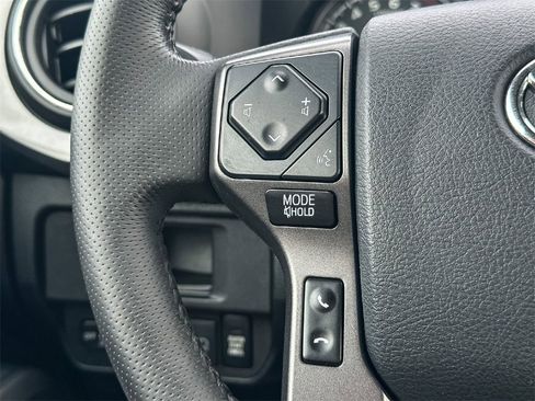 Used 2019 Toyota Tacoma TRD Off-Road image 28