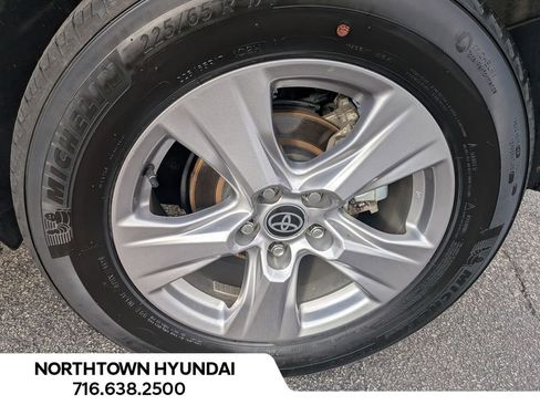 Used 2025 Toyota RAV4 XLE image 42