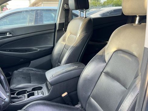 Used 2017 Hyundai Tucson Limited w/ Limited Ultimate Package 03 FWD image 4