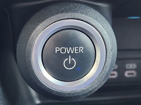 Used 2023 Toyota Venza XLE AWD/4WD image 19