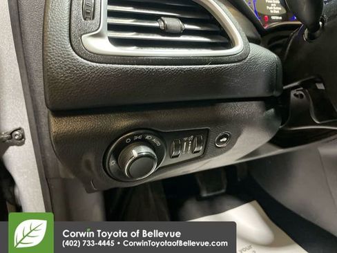 Used 2016 Chrysler 200 Limited image 11