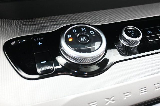 Certified 2025 Ford Expedition Active AWD/4WD image 25