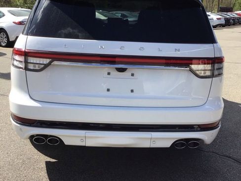 Used 2022 Lincoln Aviator Reserve w/ Equipment Group 201A AWD/4WD image 4