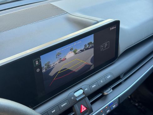 Used 2025 Kia K4 LXS image 23