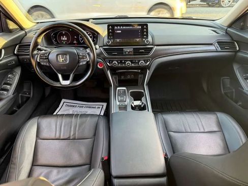 Used 2022 Honda Accord Touring image 11