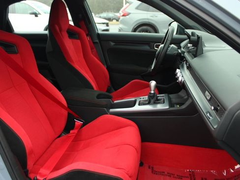 Used 2023 Honda Civic Type R image 12