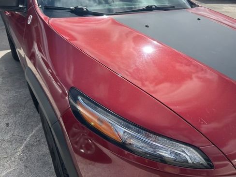 Used 2017 Jeep Cherokee Trailhawk w/ Comfort/Convenience Group image 6