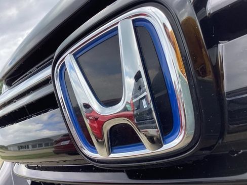 Used 2022 Honda CR-V Touring image 3