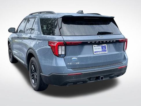Used 2025 Ford Explorer Active RWD image 4