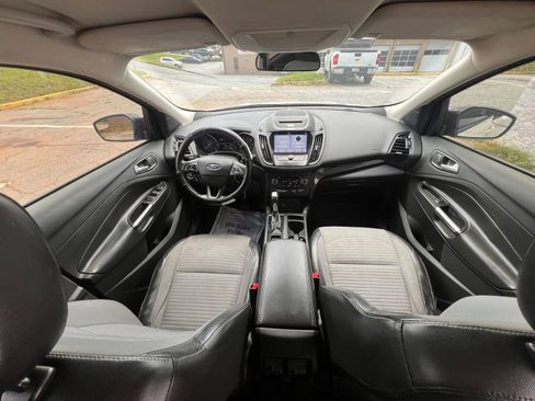 Used 2018 Ford Escape SE w/ SE Sport Appearance Package FWD image 24