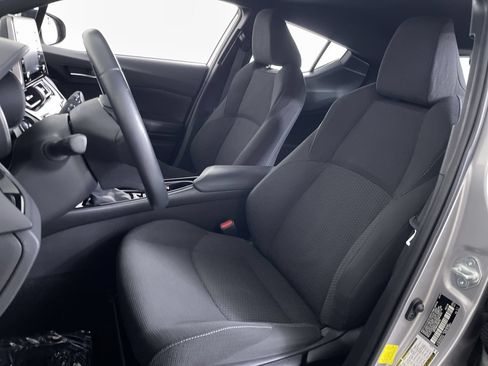 Used 2019 Toyota C-HR XLE FWD image 12