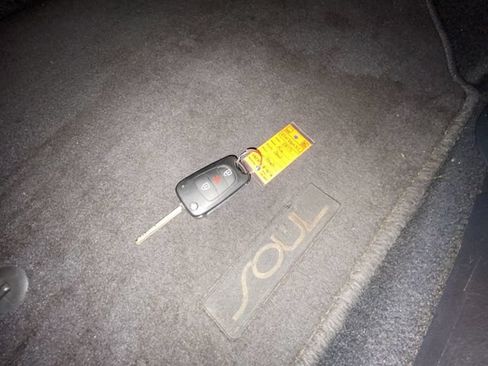Used 2013 Kia Soul FWD image 27