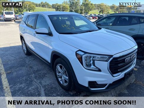 Used 2024 GMC Terrain SLE FWD image 1