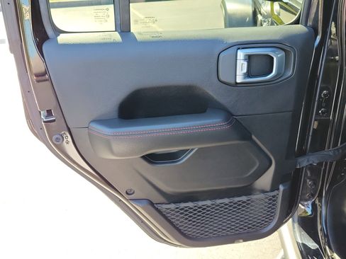 Used 2021 Jeep Gladiator Rubicon AWD/4WD image 8