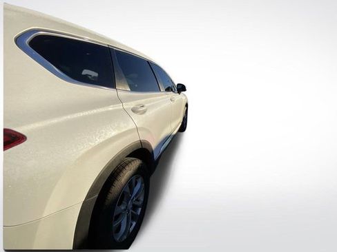 Used 2019 Hyundai Santa Fe SE image 10