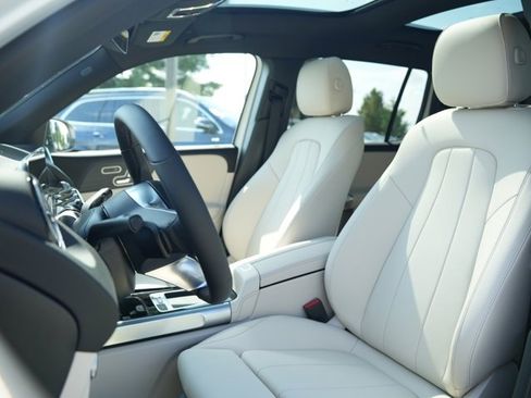 Certified 2026 Mercedes-Benz GLB 250 4MATIC image 39