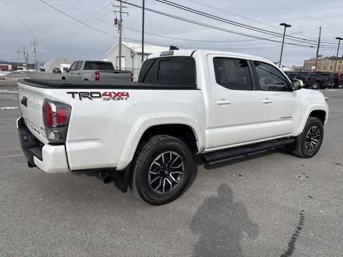 Used 2023 Toyota Tacoma TRD Sport image 3