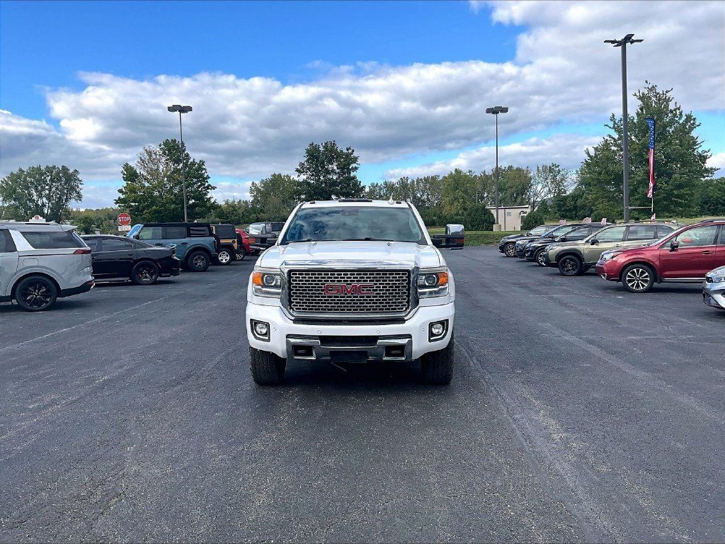 Used 2015 GMC Sierra 2500 Denali w/ Duramax Plus Package AWD/4WD image 6