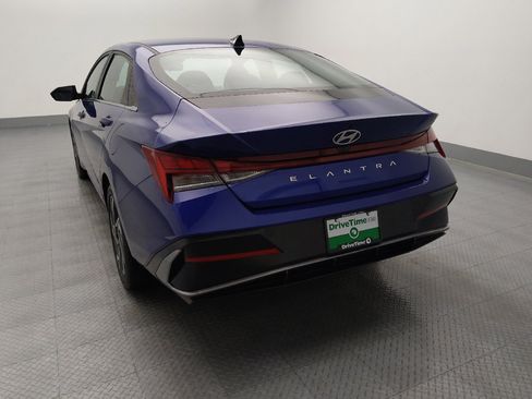 Used 2025 Hyundai Elantra SEL FWD image 6