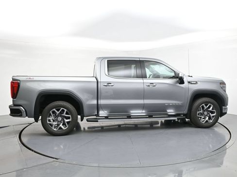 Used 2024 GMC Sierra 1500 SLT w/ X31 Off-Road Package AWD/4WD image 4