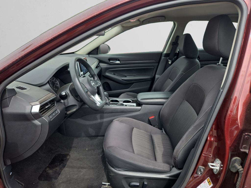 Used 2024 Nissan Altima 2.5 SV AWD/4WD image 10