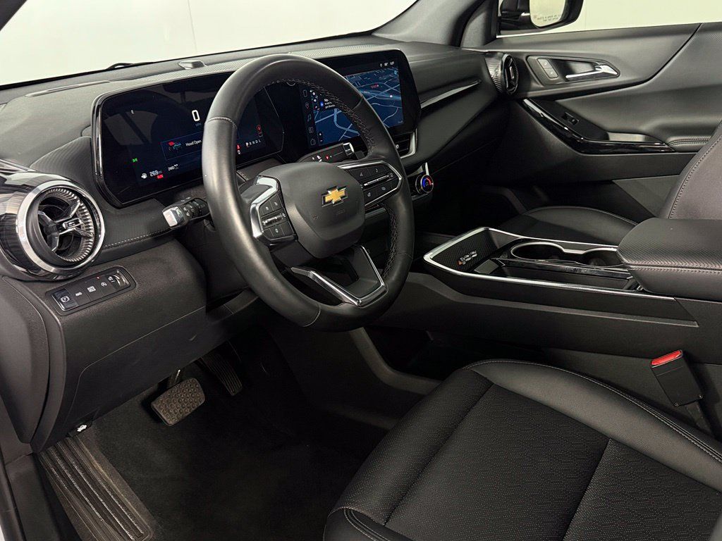 Used 2025 Chevrolet Equinox LT w/ Convenience Package II AWD/4WD image 13