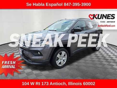 Used 2022 Jeep Compass Latitude w/ Convenience Group AWD/4WD image 3
