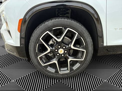 New 2026 Chevrolet Traverse High Country image 9