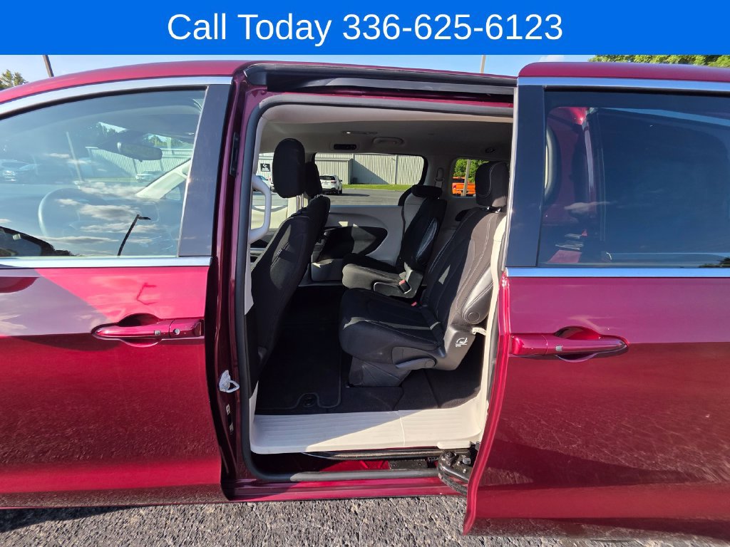 Used 2023 Chrysler Voyager LX FWD image 26
