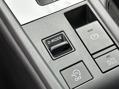New 2026 Nissan Sentra SV w/ SV Convenience Package FWD image 31