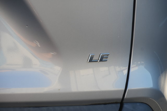 Used 2021 Toyota RAV4 LE FWD image 16