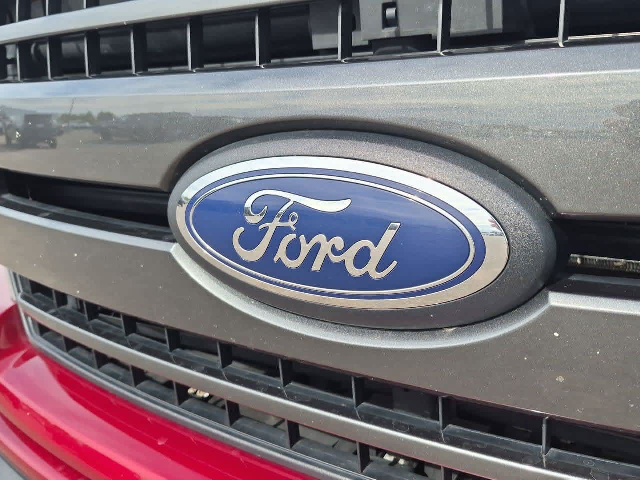 Used 2019 Ford F150 XLT w/ Equipment Group 302A Luxury AWD/4WD image 11