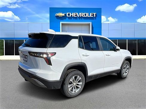 New 2026 Chevrolet Equinox LT w/ Convenience Package II image 3