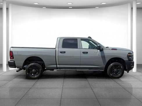 Used 2026 RAM 2500 Tradesman AWD/4WD image 8