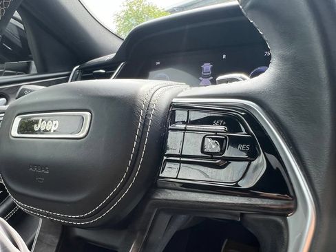 Used 2021 Jeep Grand Cherokee L Overland w/ Luxury Tech Group IV AWD/4WD image 44