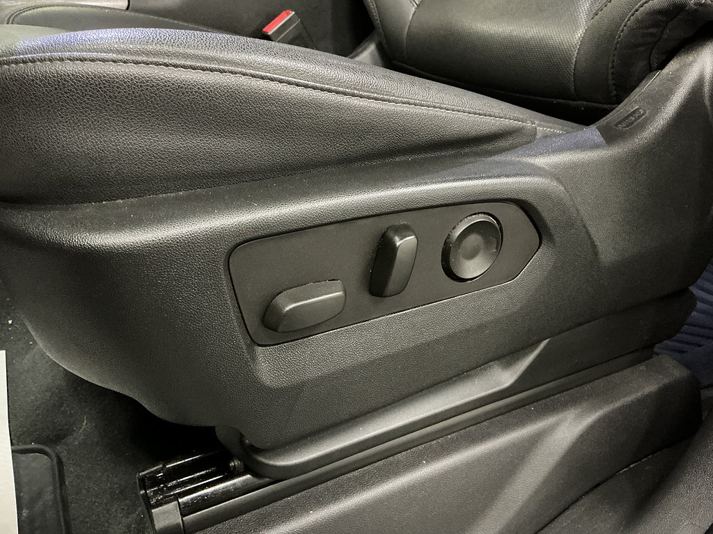Used 2022 Chevrolet Silverado 1500 LTZ RWD image 18