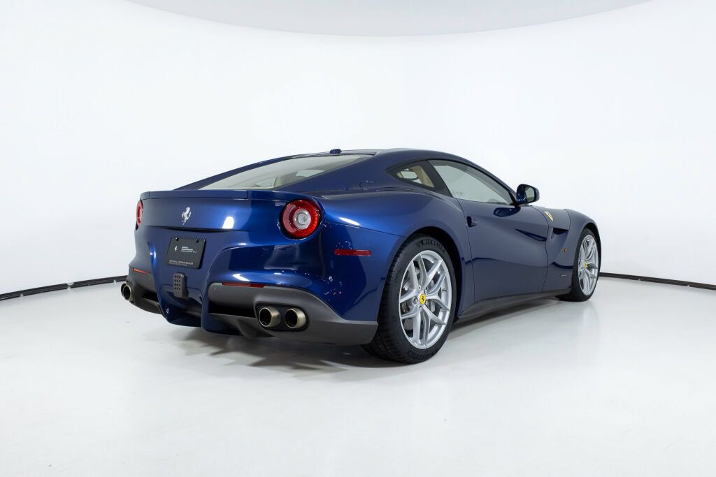 Used 2017 Ferrari F12 Berlinetta RWD image 8