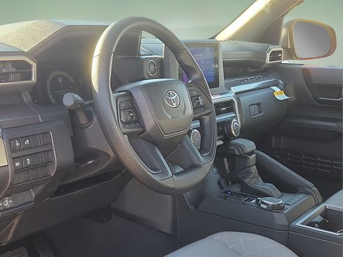 Certified 2026 Toyota Tacoma SR5 AWD/4WD image 20