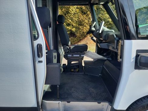 New 2025 Chevrolet Brightdrop 400 w/ Battery Pack, Max Range AWD/4WD image 14