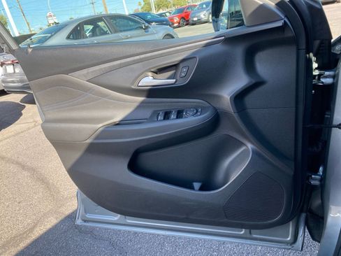 Used 2025 Buick Envista Sport Touring image 20