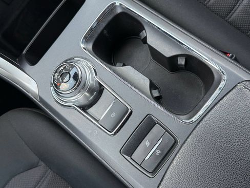 Used 2020 Ford Fusion SE FWD image 23