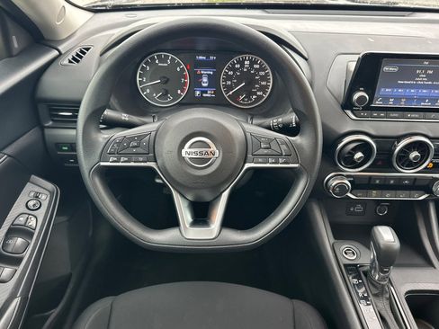 Used 2023 Nissan Sentra S image 14