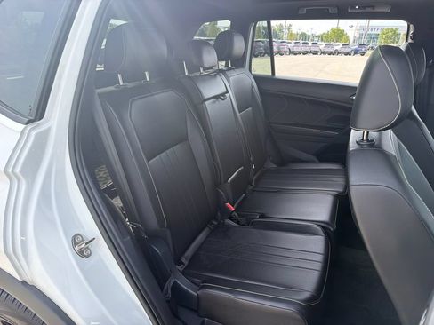 Used 2024 Volkswagen Tiguan SE R-Line AWD/4WD image 24
