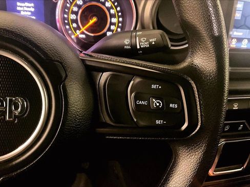 Used 2023 Jeep Wrangler Sport image 18