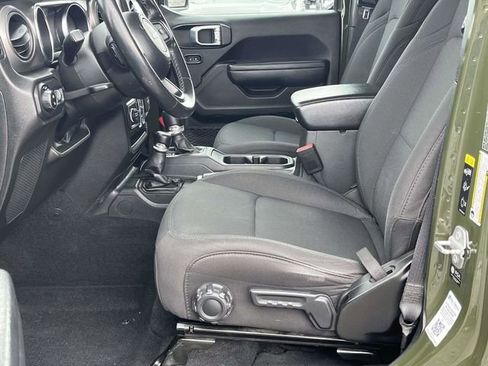 Used 2022 Jeep Gladiator Sport image 13
