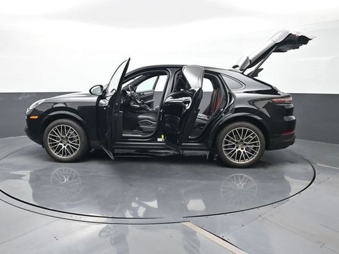 Used 2022 Porsche Cayenne Platinum Edition AWD/4WD image 30