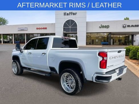 Used 2020 Chevrolet Silverado 2500 High Country w/ Technology Package AWD/4WD image 4